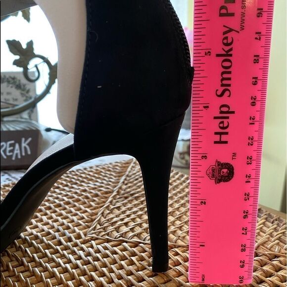 NEW IN BOX! Taupe Kelly & Katie Ankle Strappy Heels Sz 9 - Picture 3 of 7